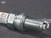 Свеча зажигания "NGK" DCPR7EIX     (12 х  19 мм.) Mazepper