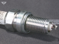 Свеча зажигания "NGK" DCPR9EIX     (12 х  19 мм.) Mazepper