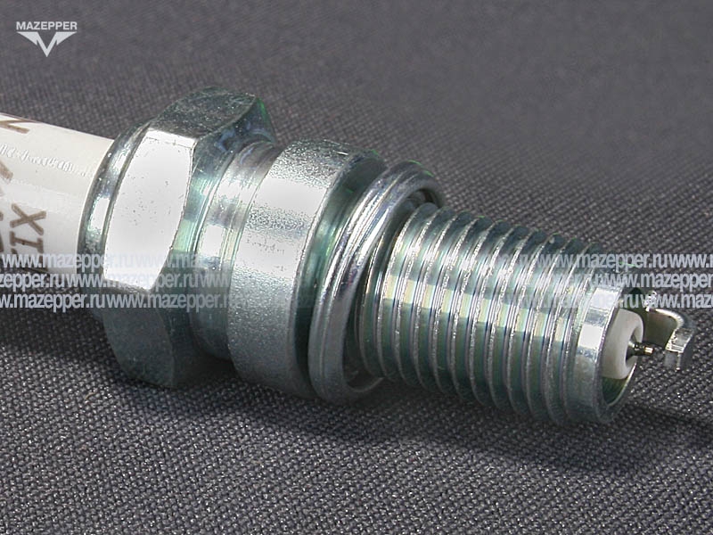 Свеча зажигания "NGK" DR9EIX          (12 х  19 мм.) Iridium Mazepper