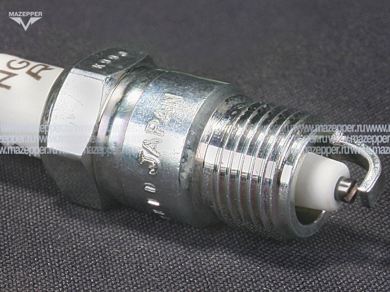 Свеча зажигания "NGK" UR4                (14 х 11 мм.) V-POWER Mazepper